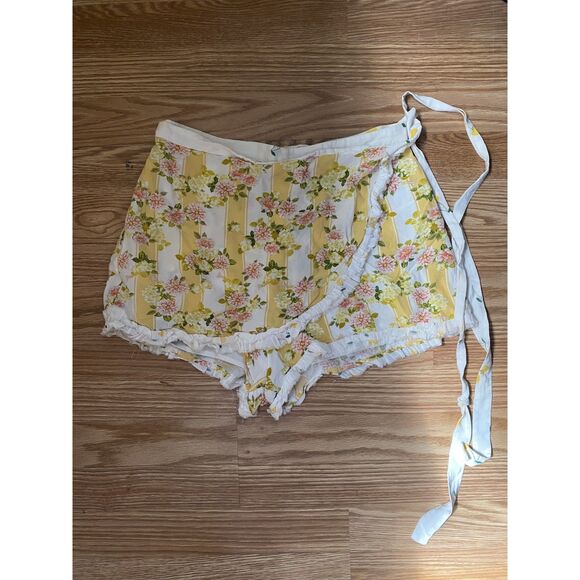 For Love & Lemons Yellow and White Shorts – Size Medium - Picture 1 of 9